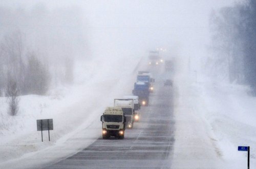 Gürcüstanla Türkiyə arasında sərhəd yük maşınları üçün bağlanıb