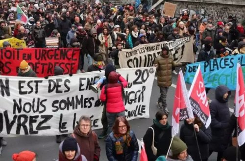 Fransanın 43 şəhərində immiqrasiya qanununa etiraz edilib