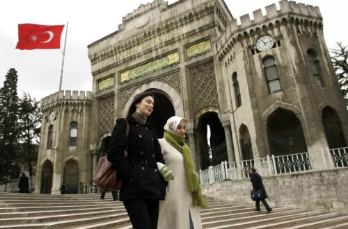 Türkiyədə son 5 ildə 2 milyon universitet tələbəsi təhsilini yarımçıq qoyub