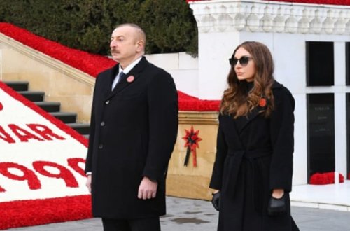 İlham Əliyev və Mehriban Əliyeva 20 Yanvar faciəsinin ildönümündə Şəhidlər xiyabanını ziyarət ediblər