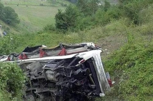 Nigeriyada avtobusun qəzaya uğraması nəticəsində 16 nəfər ölüb