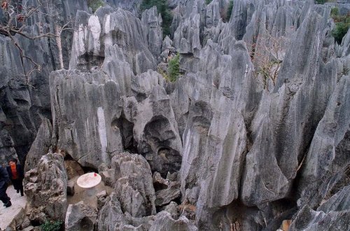 Çində 47 nəfər torpaq altında qaldı