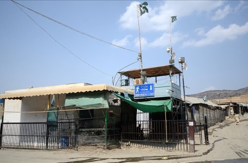 Əfqanıstan və Pakistan arasındakı sərhəd qapısı nəqliyyat vasitələrinin hərəkətinə açılıb