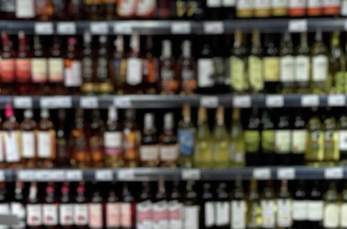 Səudiyyə Ərəbistanında bir dövr başa çatır: Spirtli içki satışı BAŞLAYACAQ