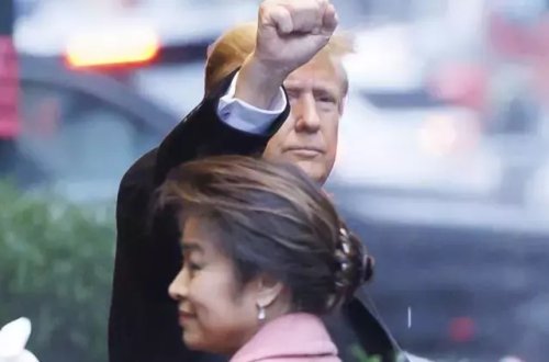 Tramp “zərərin ödənilməsi” işi üzrə ifadə verib