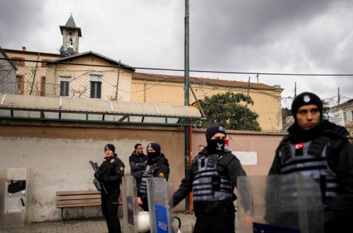 İstanbulda kilsədəki silahlı insidentlə bağlı 50-yə yaxın şəxs saxlanılıb