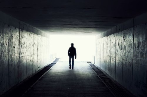 Bakıda 17 yaşlı oğlan itkin düşüb