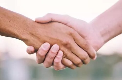 Küveyt qəbiristanlıqlarda əl sıxmağı qadağan edəcək