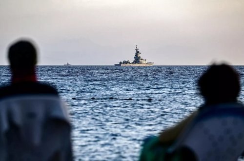 Husilər Qırmızı dənizdə ABŞ hərbi gəmisini vurub