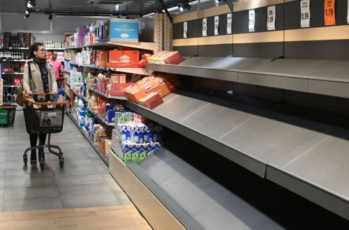 В магазинах Франции возникла нехватка продуктов питания