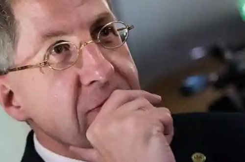 Alman kəşfiyyatı keçmiş rəisini nəzarət altına aldı