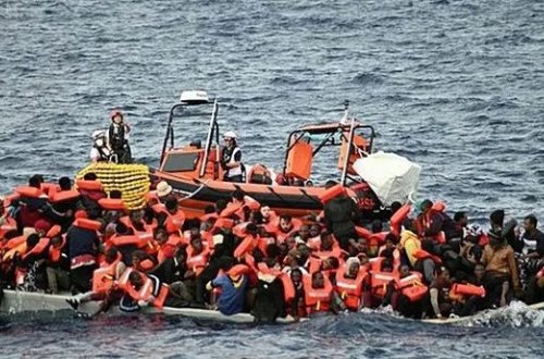 Aralıq dənizində batan miqrant qayığından 49 nəfər xilas edilib