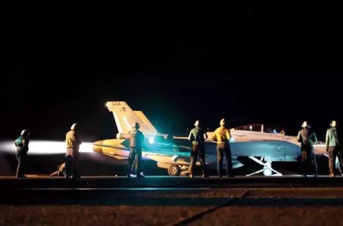 ABŞ və Britaniya təyyarələri Husiləri vurdu