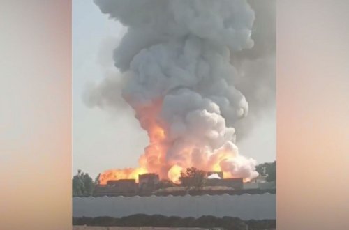 Hindistanda qanunsuz zavodda partlayış olub, 11 nəfər ölüb, 50 nəfər yaralanıb