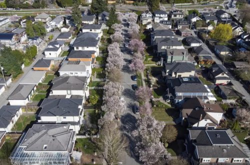 Kanada xaricilərə mənzil satışına qoyulan qadağanı 2 il müddətinə uzadıb