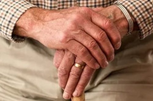 İngiltərədə pensiya yaşı 71-ə yüksələ bilər