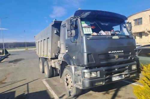 Yol polisinin qanuni tələbinə əməl etməyən yük avtomobilinin sürücüsü TUTULDU - FOTO