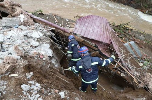 Gürcüstanda torpaq sürüşməsində həlak olanların hamısının meyiti tapıldı - FOTO