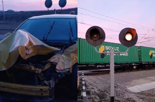 Azərbaycanda elektrovoz avtomobillə toqquşub - FOTO