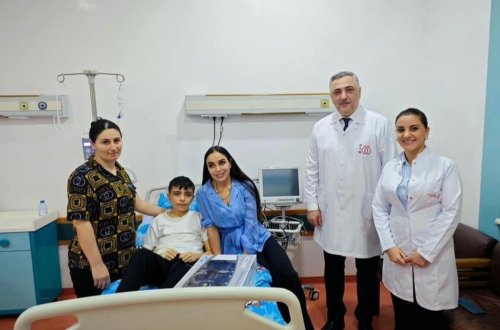Leyla Əliyeva Uşaq Onkologiya Klinikasında olub - FOTO