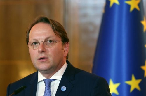 Aİ-nin Qonşuluq və genişlənmə üzrə komissarı İlham Əliyevi təbrik edib