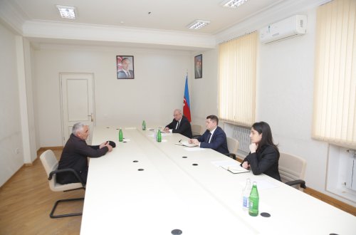 Elm, təhsil və insan resursları şöbəsinin müdiri İlham Süleymanov Xaçmazda vətəndaşları qəbul edib