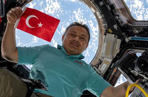 Türkiyənin ilk astronavtının yaxınları DANIŞDILAR - VİDEO