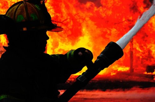 Rusiyanın Krasnodar vilayətində evdə yanğın olub, 3 uşaq ölüb