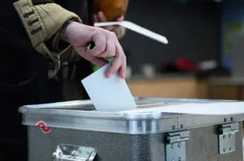 Berlində ümumi seçkilər təkrarlandı