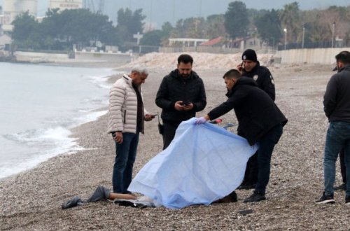 Antalya sahilində daha bir cəsəd tapıldı - FOTO