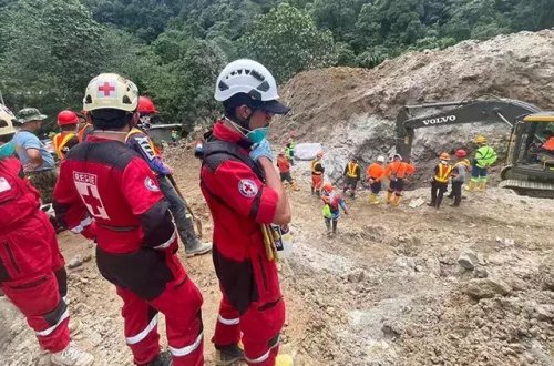 Filippində torpaq sürüşməsi nəticəsində ölənlərin sayı daha da çoxalır