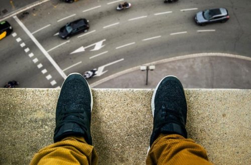 Sumqayıtda özünü 5-ci mərtəbədən atan şəxs ölüb - YENİLƏNİB