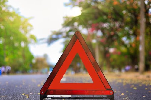 Azərbaycanda avtomobil kanala aşdı, yaralı var - FOTO