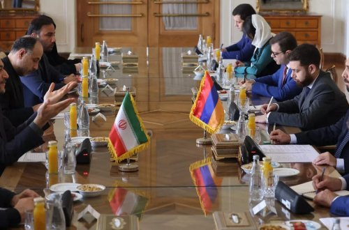 İran və Ermənistan arasında əməkdaşlıq müqaviləsi imzalanıb