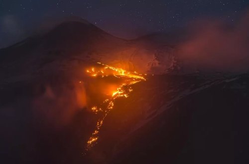 Dünyanın ən təhlükəli vulkanlarından biri Sakurajima püskürdü
