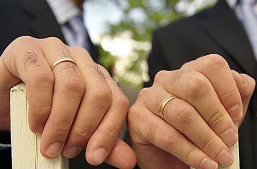 Daha bir ölkə eynicinslilərin nikahını qanuniləşdirdi