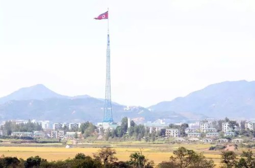 Şimali Koreya milli himninin sözlərini dəyişib