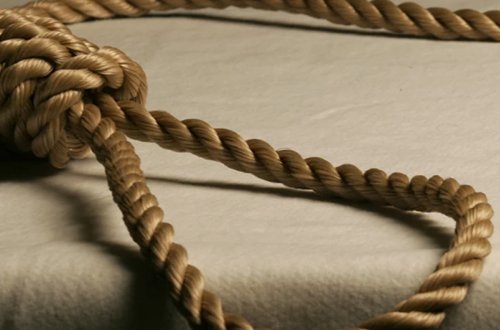 Ağsuda 29 yaşlı oğlan intihar edib