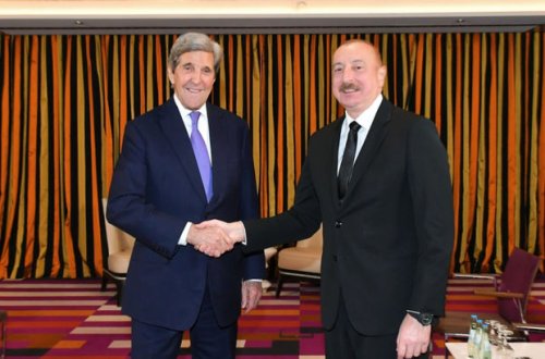 Prezident İlham Əliyev Münhendə Con Kerri ilə görüşüb - YENİLƏNİB + FOTO