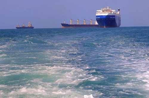 Husilər Qırmızı dənizdə İngiltərə gəmisini hədəfə alıblar