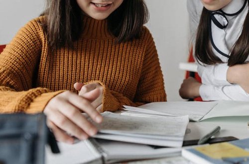 Məktəbli qızların biabırçı hərəkətləri ilə bağlı SENSASİON AÇIQLAMALAR