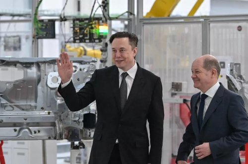 Almaniya İlon Maskın fabriki genişləndirilməsi planına etiraz edib