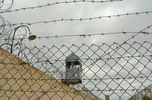 Bakı həbsxanasında məhkumlar ÖLDÜ - ADLAR