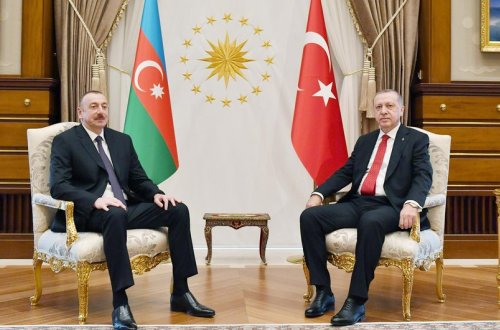 Prezident İlham Əliyev Türkiyə Prezidentini 70 illik yubileyi münasibətilə təbrik edib
