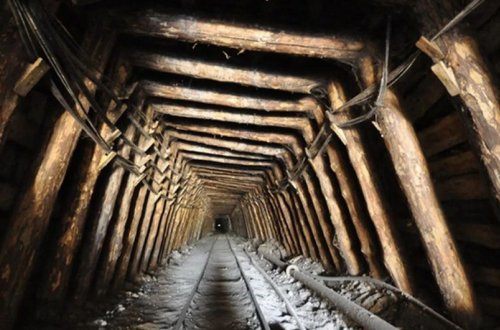 Türkiyədə xrom mədəni çöküb, 4 nəfər dağıntı altında qalıb