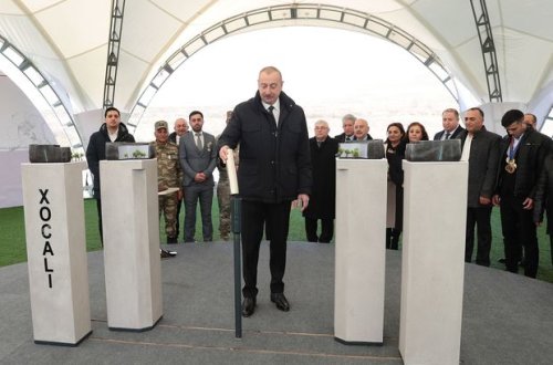 Prezident İlham Əliyev Xocalıda soyqırımı memorialının təməlini qoyub - YENİLƏNİB + FOTO