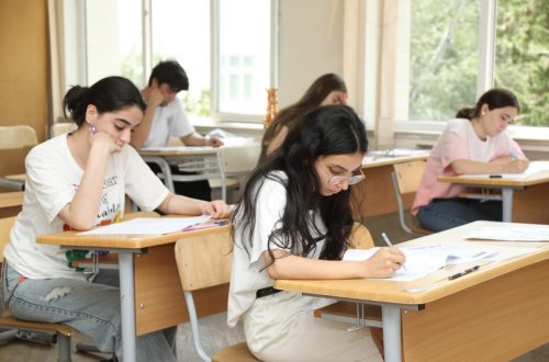 Martın 3-də 52 mindən çox şagird buraxılış imtahanı verəcək