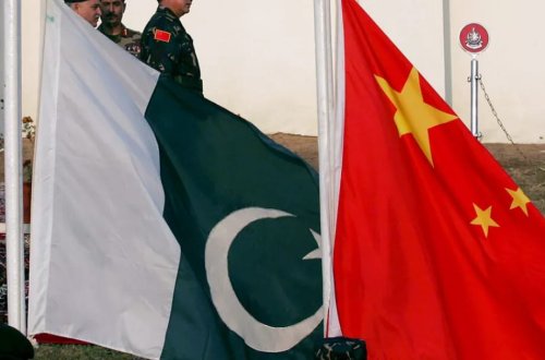 Çin Pakistanın 2 milyard dollarlıq kredit ödəməsini bir il təxirə saldı