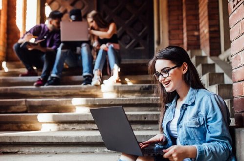 Bu universitet fəaliyyətini dayandıracaq - RƏSMİ