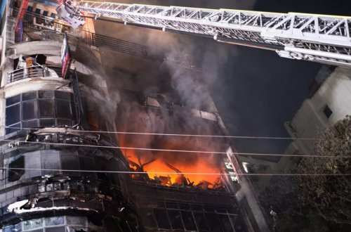 Banqladeşdə binada yanğın nəticəsində 45 nəfər ölüb